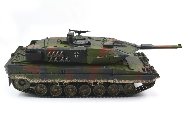 HOBBY ENGINE PREMIUM LABEL 2.4G 2A5 LEOPARD TANK #HE0707